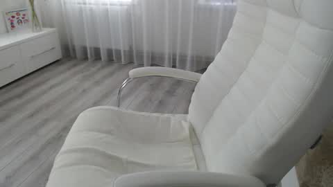 Snapshot of aphrodite83 chatting on 10-04-25, 10:13 Aphrodite online show from 10-04-25, 10:13