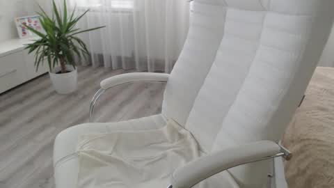 Snapshot of aphrodite83 chatting on 10-16-25, 11:22 Aphrodite online show from 10-16-25, 11:22