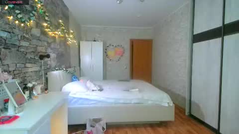 Aphrodite online show from 07-04-26, 01:06
