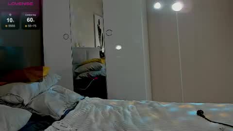 Snapshot of aphroditerobertss chatting on 06-17-26, 03:20 Aphrodite online show from 06-17-26, 03:20