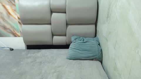 Apolo online show from 09-30-25, 06:35