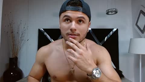 Snapshot of apolo_klein1 chatting on 02-08-25, 04:57 Apolo online show from 02-08-25, 04:57