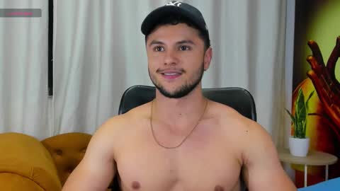 Snapshot of apolo_klein1 chatting on 02-25-25, 07:25 Apolo online show from 02-25-25, 07:25