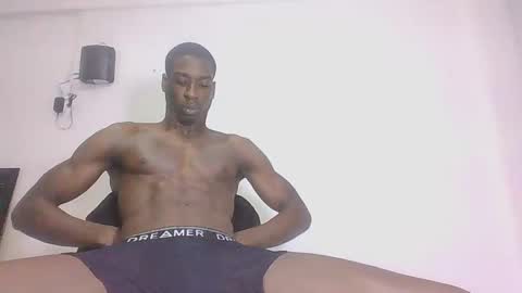 Snapshot of apoloblackbig chatting on 02-19-25, 07:28 apoloblackbig online show from 02-19-25, 07:28