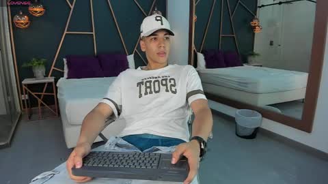 apolojackson2 online show from 06-04-26, 12:44