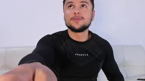 Snapshot of apoloklein_ chatting on 01-06-26, 11:25 Apolo Klein online show from 01-06-26, 11:25