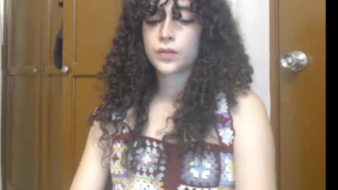 Snapshot of apolosbitch chatting on 10-07-25, 02:09 Nix online show from 10-07-25, 02:09