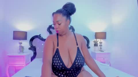 Snapshot of apotheosicass chatting on 02-08-26, 12:19 KARLA online show from 02-08-26, 12:19