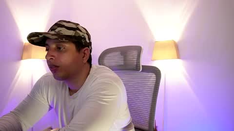Snapshot of appolo_allen chatting on 04-15-26, 02:29 insta appolo master online show from 04-15-26, 02:29