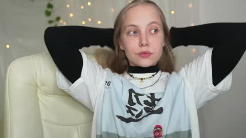  REYNA  my friend   online show from 12-10-24, 08:38