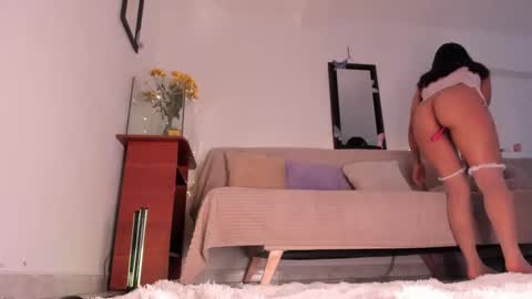 Snapshot of aprettyy chatting on 09-22-25, 03:03 Anny online show from 09-22-25, 03:03
