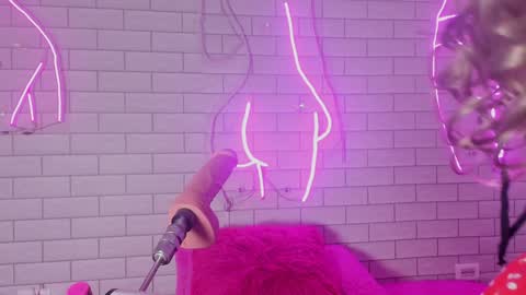 Snapshot of apriil_cute chatting on 12-04-24, 12:58 April online show from 12-04-24, 12:58