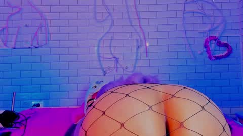 Snapshot of apriil_cute chatting on 12-23-24, 01:24 April online show from 12-23-24, 01:24