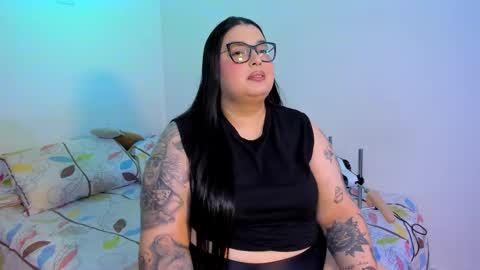 Snapshot of apriilpeach_ chatting on 03-21-26, 02:16 Maria online show from 03-21-26, 02:16