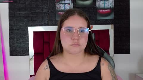 Snapshot of april1_sc chatting on 09-30-25, 02:33 April SC online show from 09-30-25, 02:33