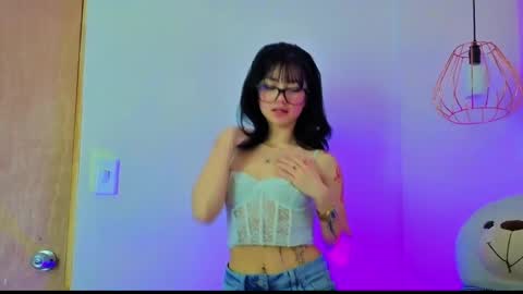   online show from 05-11-26, 12:00