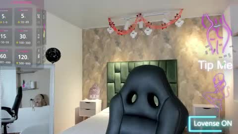  April  online show from 10-23-25, 01:32