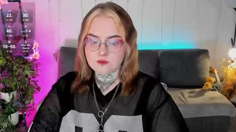 Snapshot of apriladdamss chatting on 10-10-25, 03:55 April online show from 10-10-25, 03:55