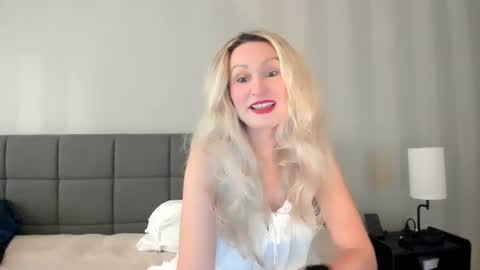 Audrey Im usually online every single day except sundays from  and 20 pm uk time online show from 08-05-26, 08:44