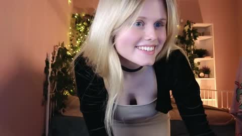 Snapshot of aprilgreeen chatting on 04-06-26, 09:16 Hazy online show from 04-06-26, 09:16