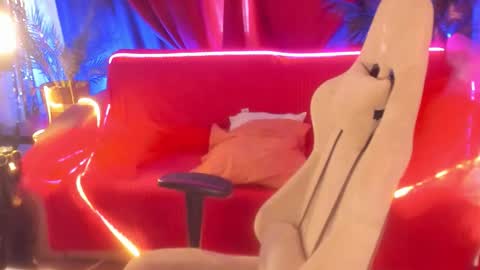 Snapshot of aprill_o_nill chatting on 03-08-26, 10:08 aprill_o_nill online show from 03-08-26, 10:08