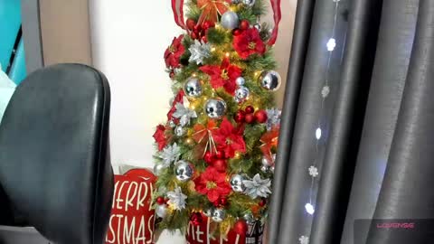 Danna online show from 12-18-24, 04:06