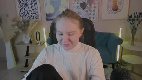 April. All year round.  online show from 10-04-25, 11:47