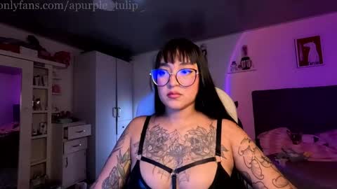 Snapshot of apurple_tulip chatting on 05-06-26, 01:47 online show from 05-06-26, 01:47