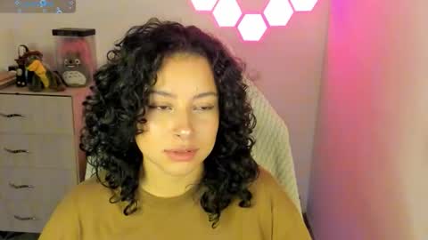 Snapshot of aqua_emilly chatting on 11-12-25, 10:52 aqua emilly online show from 11-12-25, 10:52