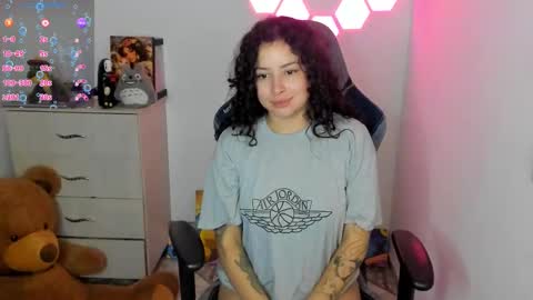 aqua emilly online show from 02-26-26, 12:09