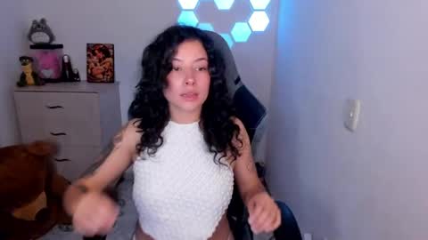 aqua emilly online show from 05-02-26, 10:59