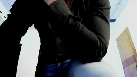 Jonathan online show from 03-08-25, 01:39