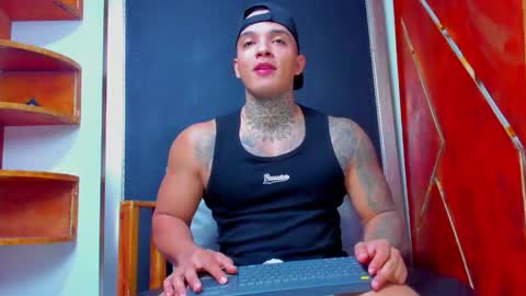 Snapshot of aquiles_elpapi chatting on 02-18-26, 12:06 AquilesElpapi online show from 02-18-26, 12:06