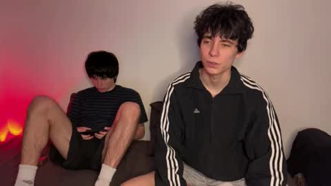 Snapshot of ar1zze chatting on 01-05-26, 08:56 zik and kris online show from 01-05-26, 08:56