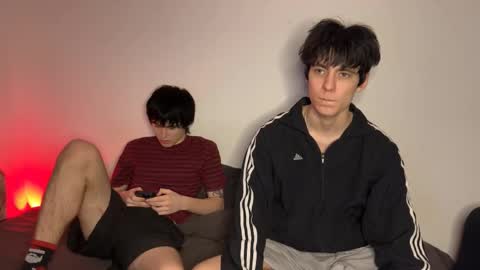 Snapshot of ar1zze chatting on 01-07-26, 09:39 zik and kris online show from 01-07-26, 09:39