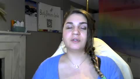 Snapshot of arabbustybeauty chatting on 01-21-25, 04:32 BustyPrincessLeila online show from 01-21-25, 04:32