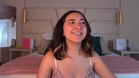 Snapshot of arabella__1 chatting on 06-11-26, 02:53 Arabella online show from 06-11-26, 02:53