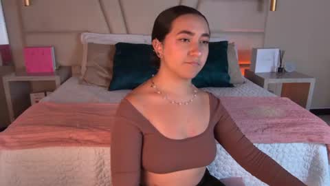 Snapshot of arabella__1 chatting on 06-17-26, 01:08 Arabella online show from 06-17-26, 01:08