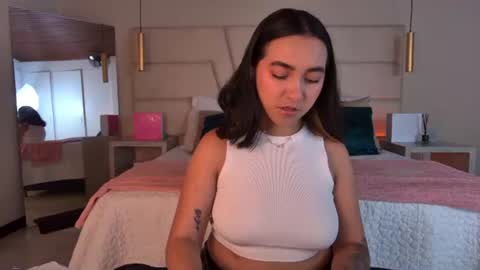Snapshot of arabella__1 chatting on 06-19-26, 02:16 Arabella online show from 06-19-26, 02:16
