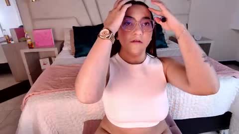 Snapshot of arabella__1 chatting on 07-12-26, 01:51 Arabella online show from 07-12-26, 01:51