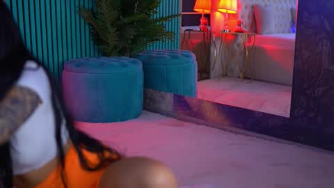 arabellaposh online show from 12-22-25, 05:48