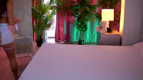 IsaBella online show from 02-06-26, 07:45