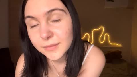 Emi online show from 02-25-26, 04:38