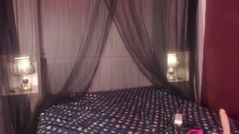 Snapshot of aranablake chatting on 05-20-26, 08:26 ARANA online show from 05-20-26, 08:26