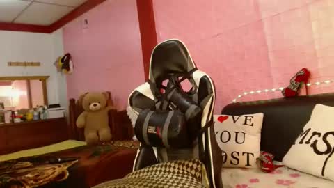 Snapshot of aranza_sexy chatting on 12-19-24, 01:18 Aranza online show from 12-19-24, 01:18