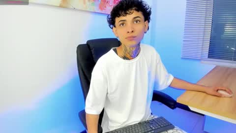 Arceluz  online show from 02-24-25, 08:47