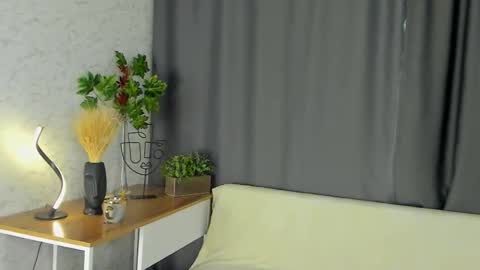 Amy online show from 10-11-25, 04:22