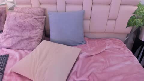   online show from 05-02-26, 01:43