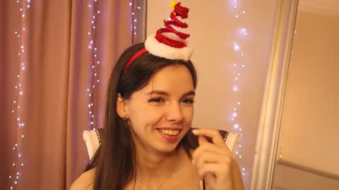 My name is Kelly online show from 12-12-24, 02:44