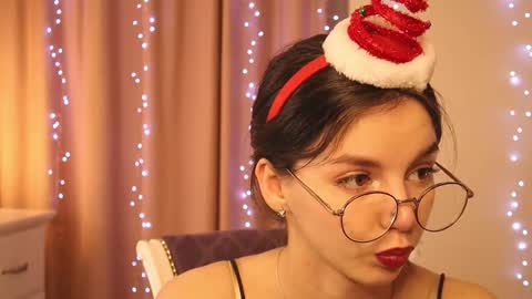 My name is Kelly online show from 12-12-24, 08:53